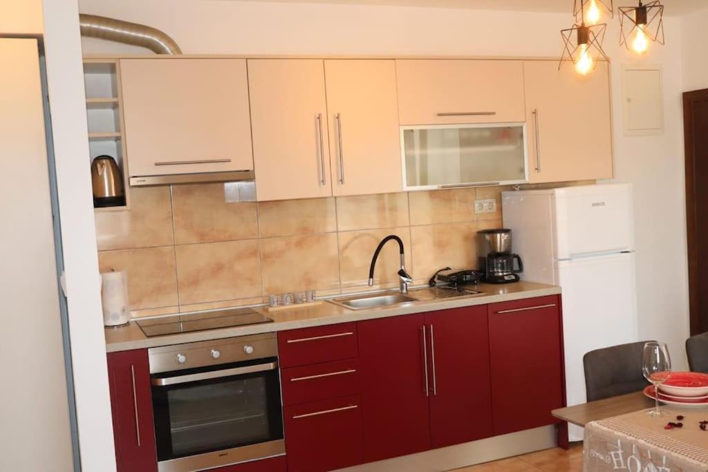 Apartments Kikaso - Near Mall Of Split, Free Parking Esterno foto