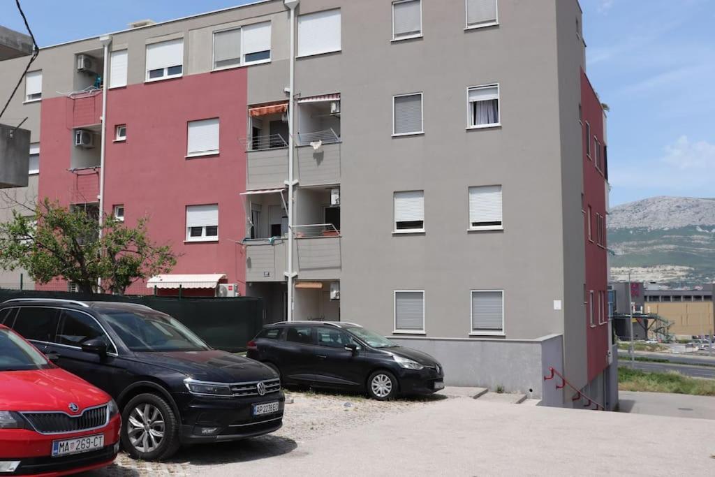 Apartments Kikaso - Near Mall Of Split, Free Parking Esterno foto