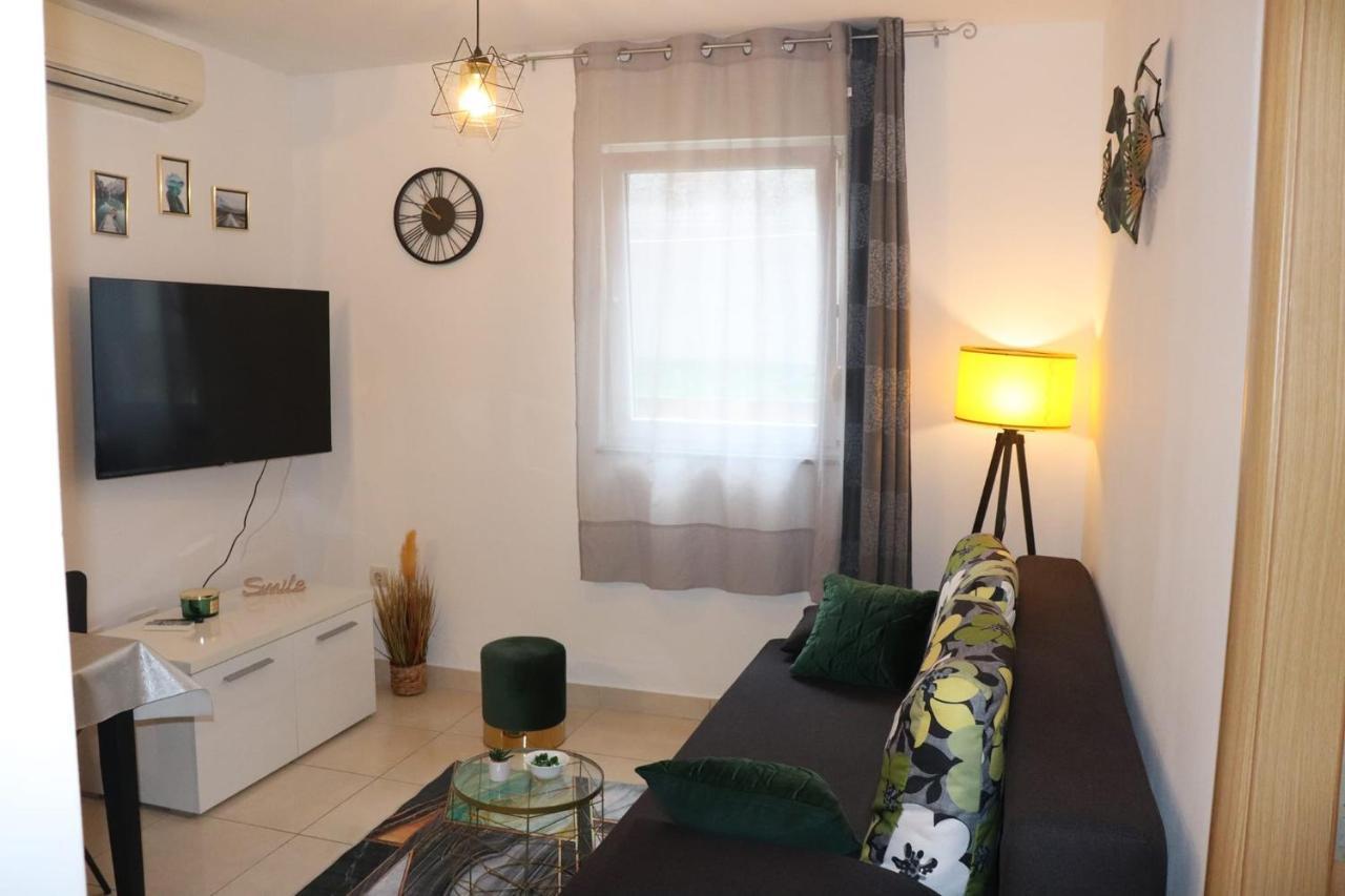 Apartments Kikaso - Near Mall Of Split, Free Parking Esterno foto